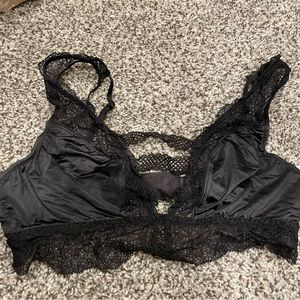 Victoria’s Secret black lace bralette